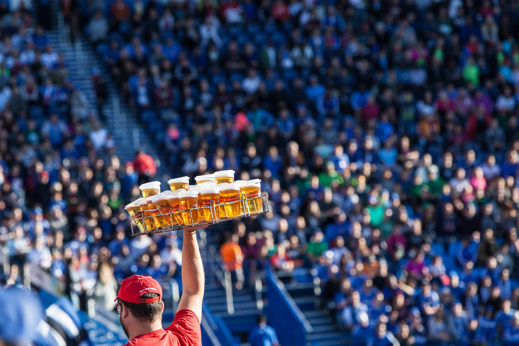 FRF vrea să permită consumul de bere pe stadioanele din România