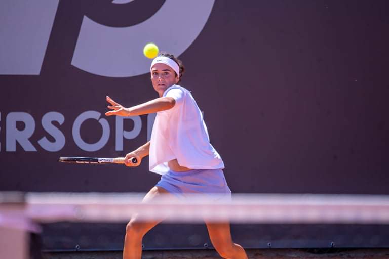 A început turneul de tenis Winners Open WTA250. Româncele au dominat prima zi de calificări. Miliardarul Ion Țiriac și Simona Halep, invitați de onoare