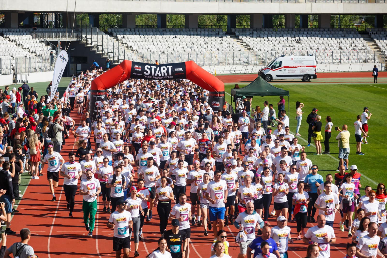 Peste 1000 de alergători au luat parte la Crosul Supereroilor, la Sports Festival 2023. Primarul Boc și alte vedete, printre participanți