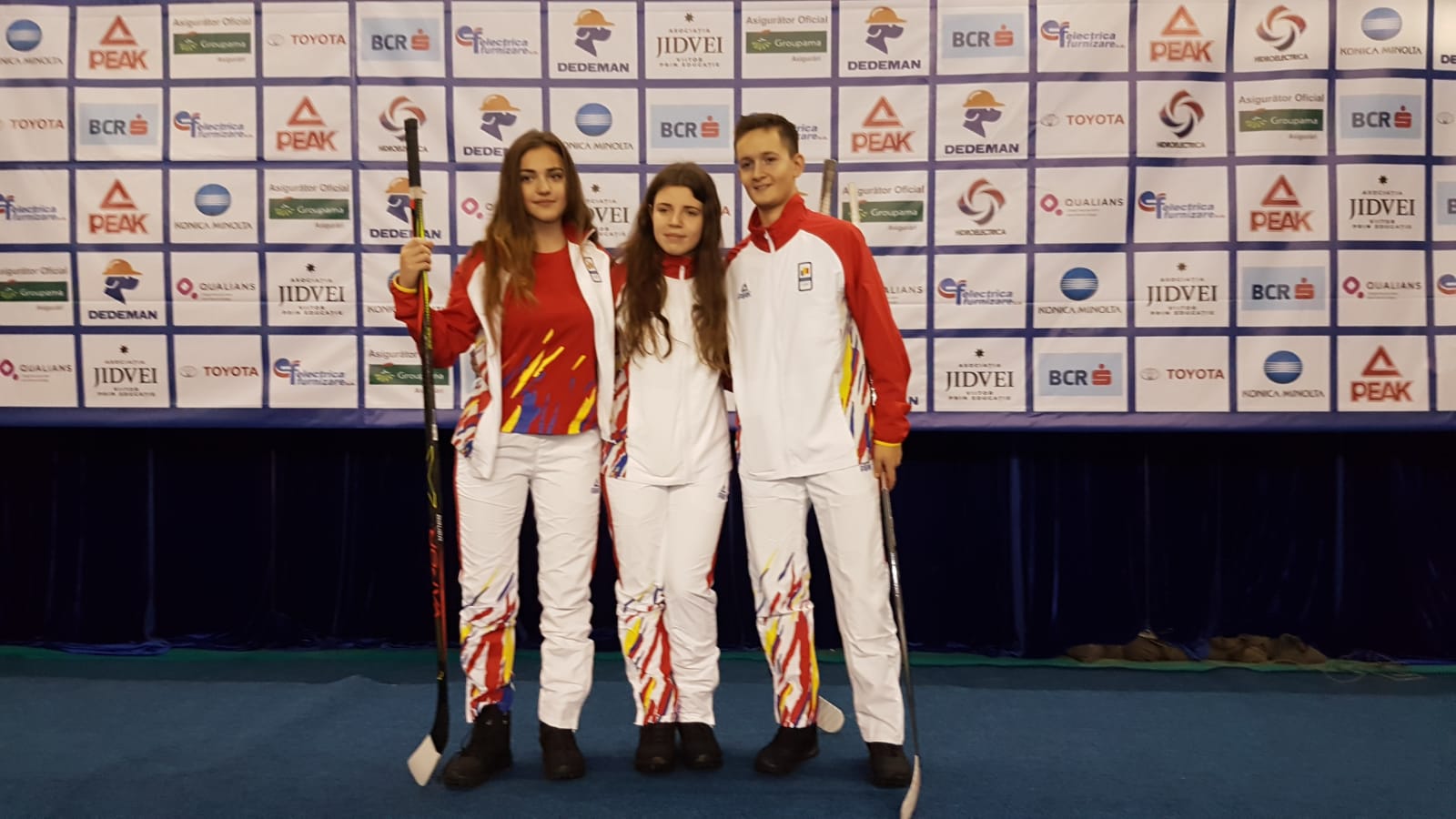 Două hocheiste vor să facă istorie pentru România la Olimpiadă!