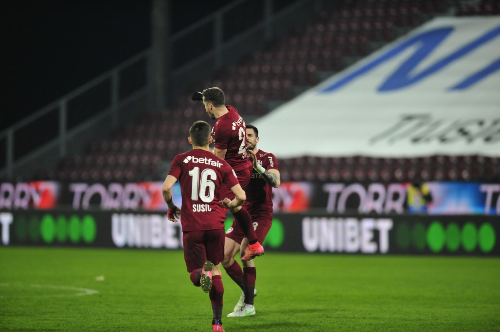 Start în play-off pentru CFR Cluj împotriva „revelației” Clinceni. Edi Iordănescu: „Timpul este inamicul numărul unu”