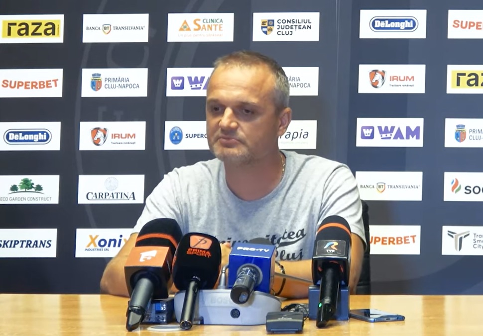 Antrenorul lui „U” Cluj vrea mai multă agresivitate de la elevii săi în duelul cu UTA: „Nu va fi un meci deloc ușor”