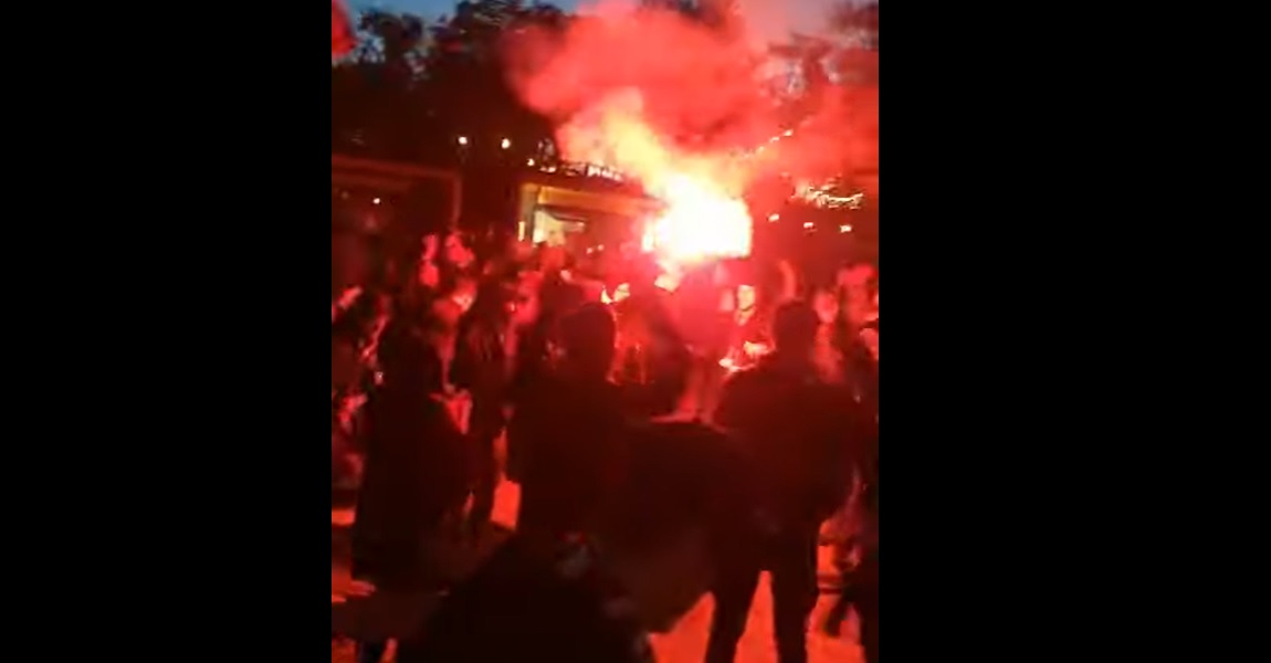 Fanii lui CFR Cluj s-au adunat pe Cetățuie și au aprins torțe. Au scandat împotriva rivalilor de la „U” – VIDEO