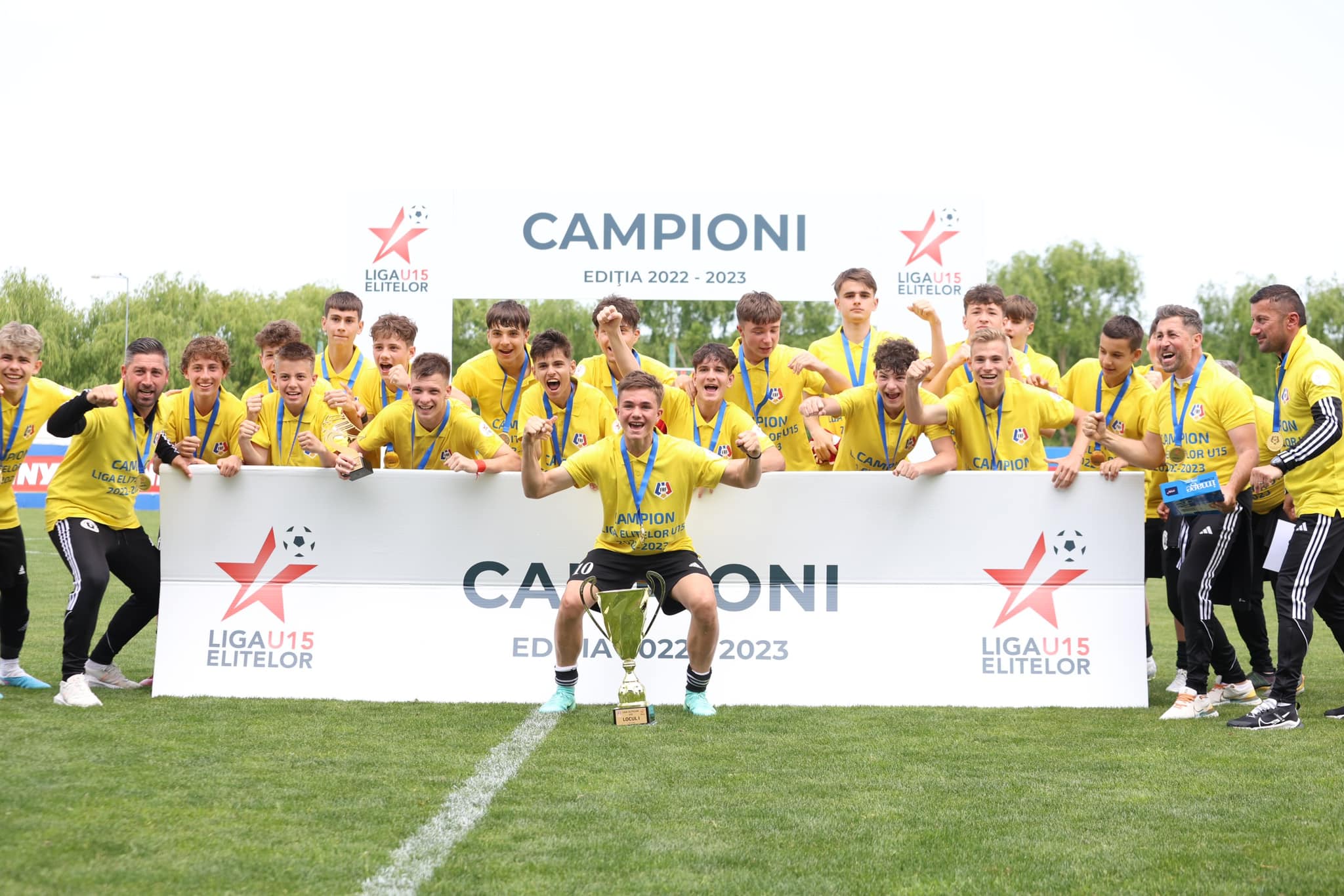 Viitorul sună bine pentru „U” Cluj. Micii „studenți” au devenit campioni naționali în Liga Elitelor U15